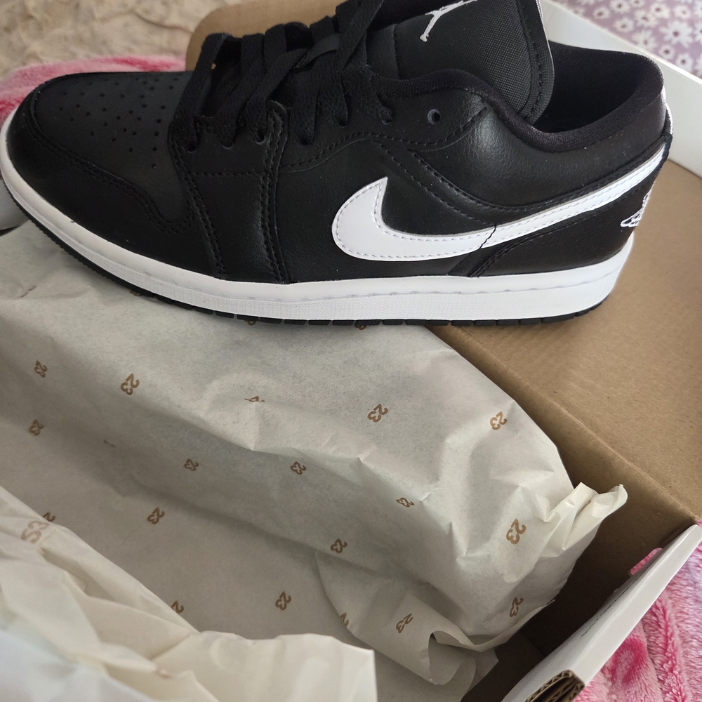 Nike Black and White Sneakers